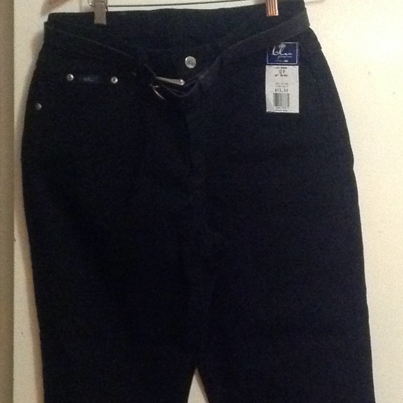 Two pairs Lee easy fit jeans - Picture 6 of 8
